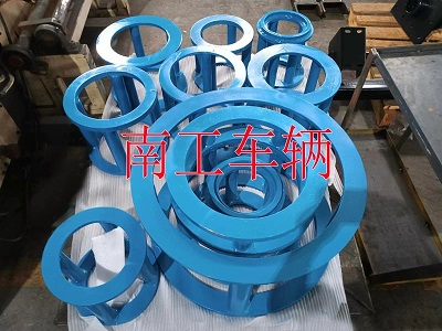 1672639690158379.jpg 100吨压胎机2I.jpg