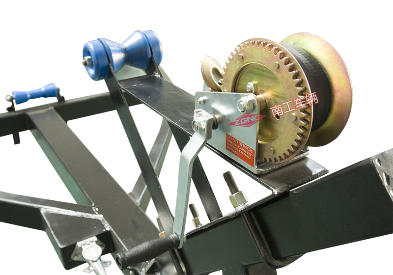 1677896859893877.jpg 游艇拖车6.jpg