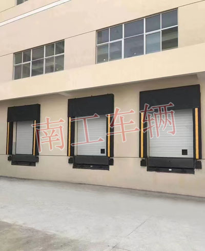 1679454221488523.jpg 8吨固定式登车桥2i.jpg